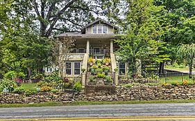 Historic Hardy House On Main Street With Fire Pit!